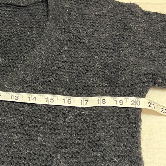 Free People Black Textured Knit Sweater Slouchy V-Neck Pullover M Wool Blend - Picture 7 of 8